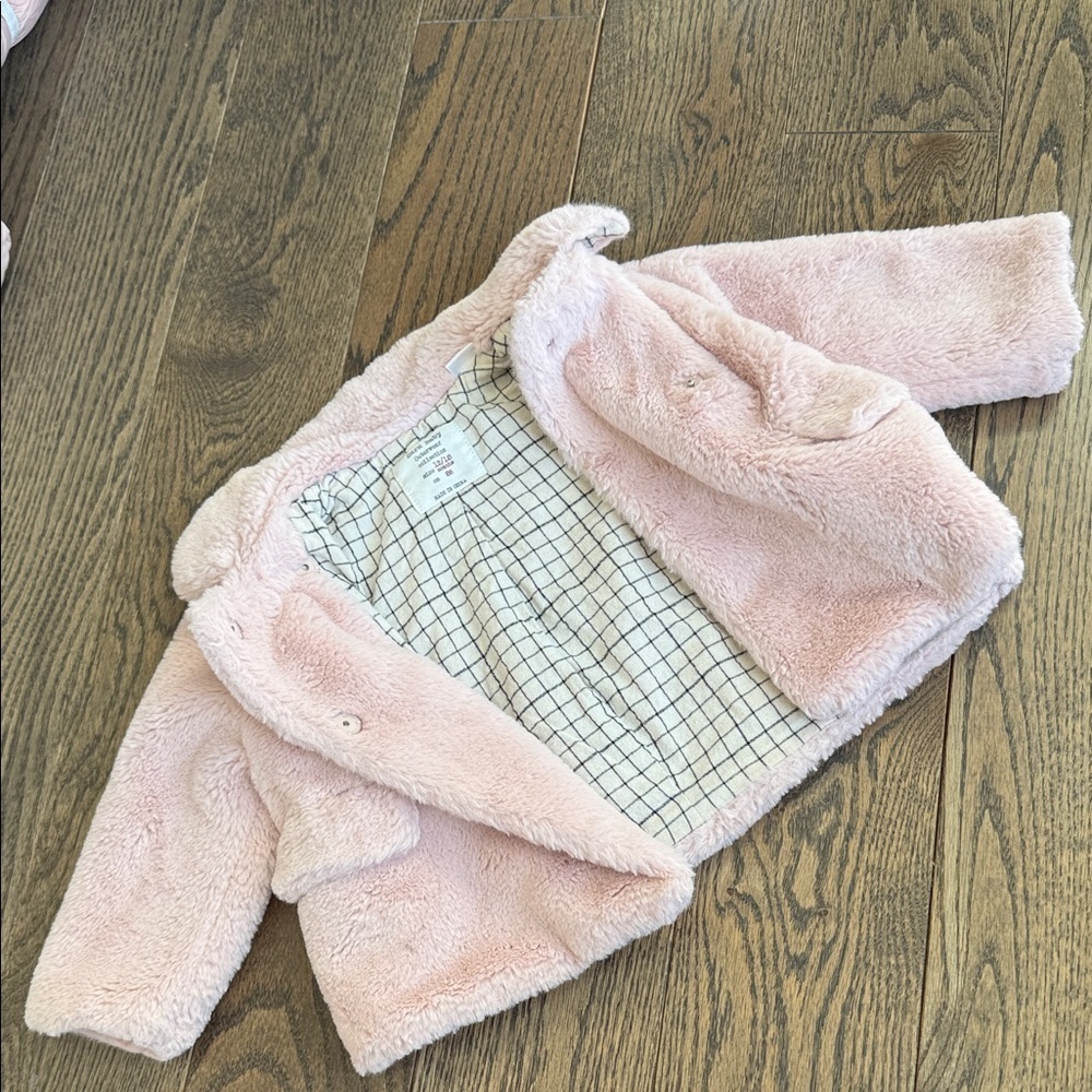 Zara Baby Pink Fuzzy Jacket 12-18 months baby toddler with pockets EUC